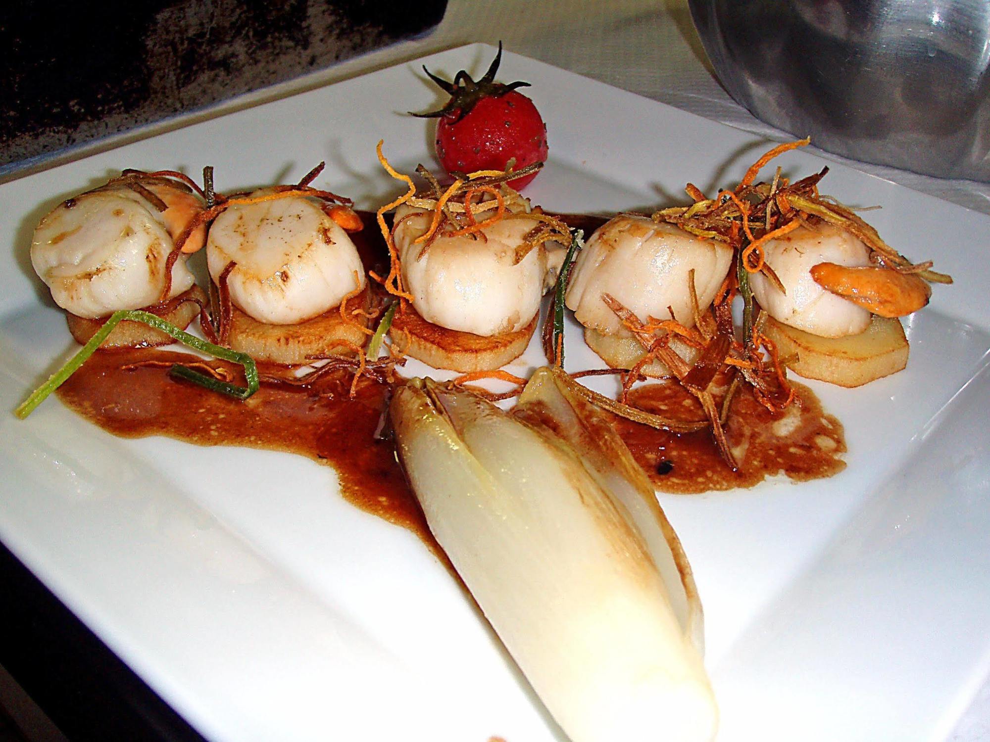 Logis Hotels - Hotel Restaurant Du Midi 勒韦 外观 照片