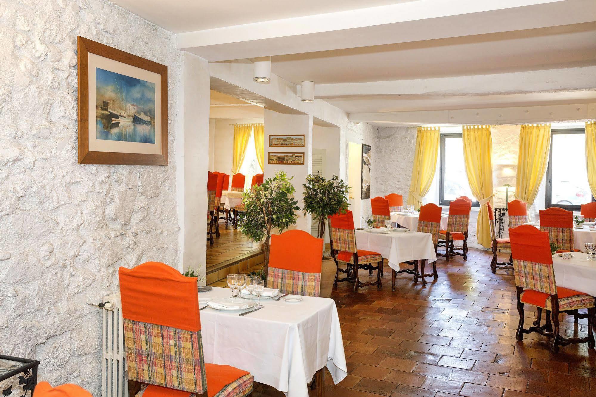 Logis Hotels - Hotel Restaurant Du Midi 勒韦 外观 照片