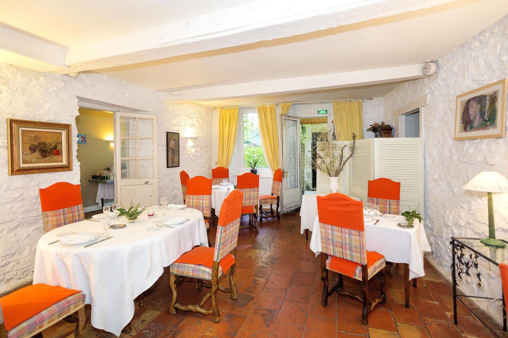 Logis Hotels - Hotel Restaurant Du Midi 勒韦 外观 照片