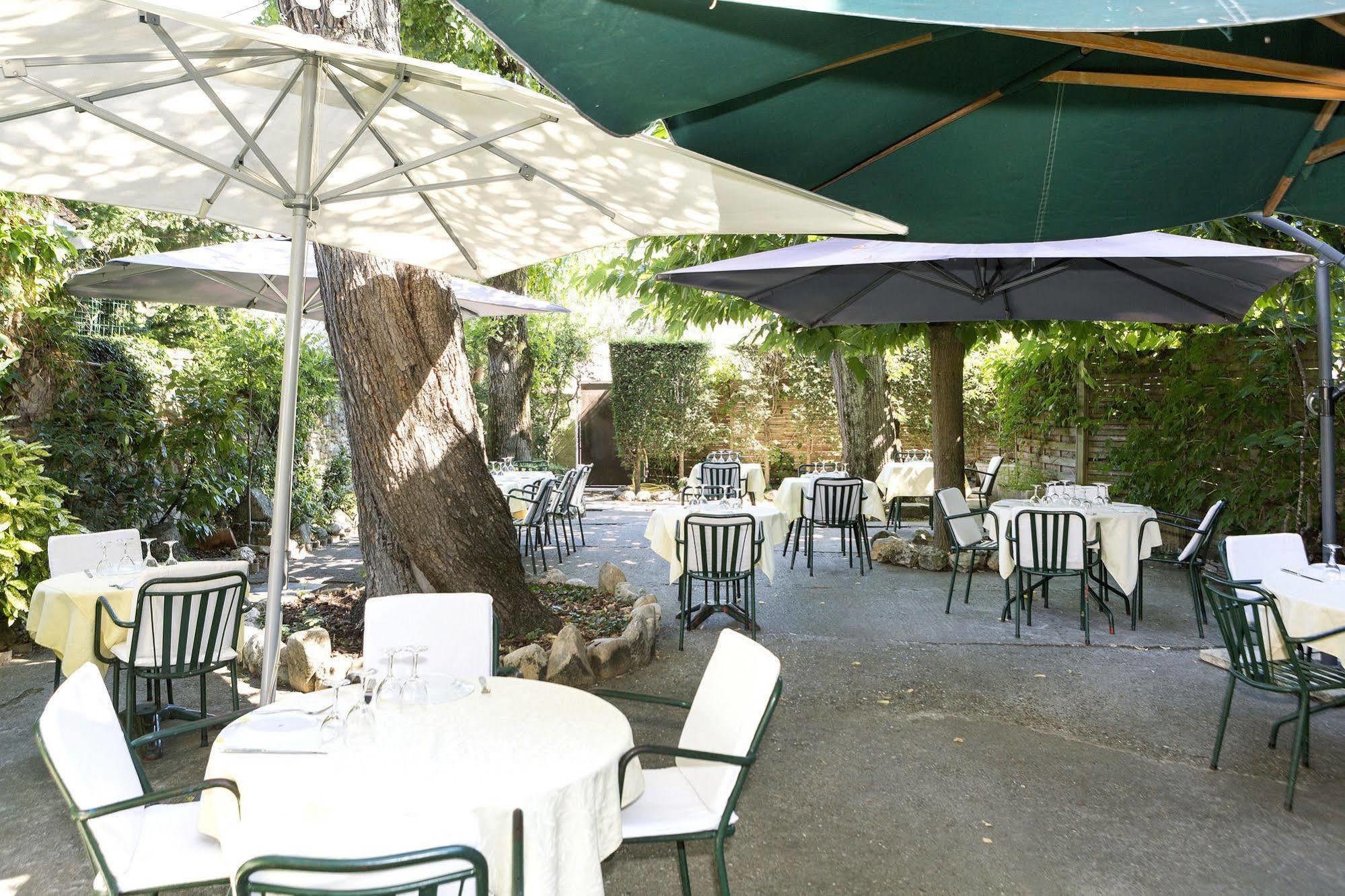Logis Hotels - Hotel Restaurant Du Midi 勒韦 外观 照片